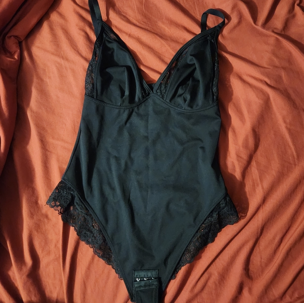Lace trim Shapewear